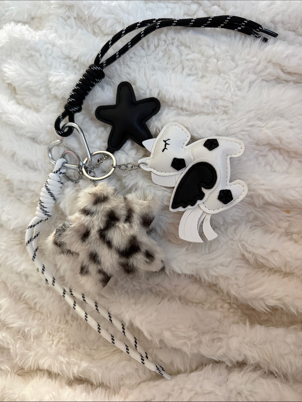 Keychain Bundle black white Unicorn Fluffy Star Black Star